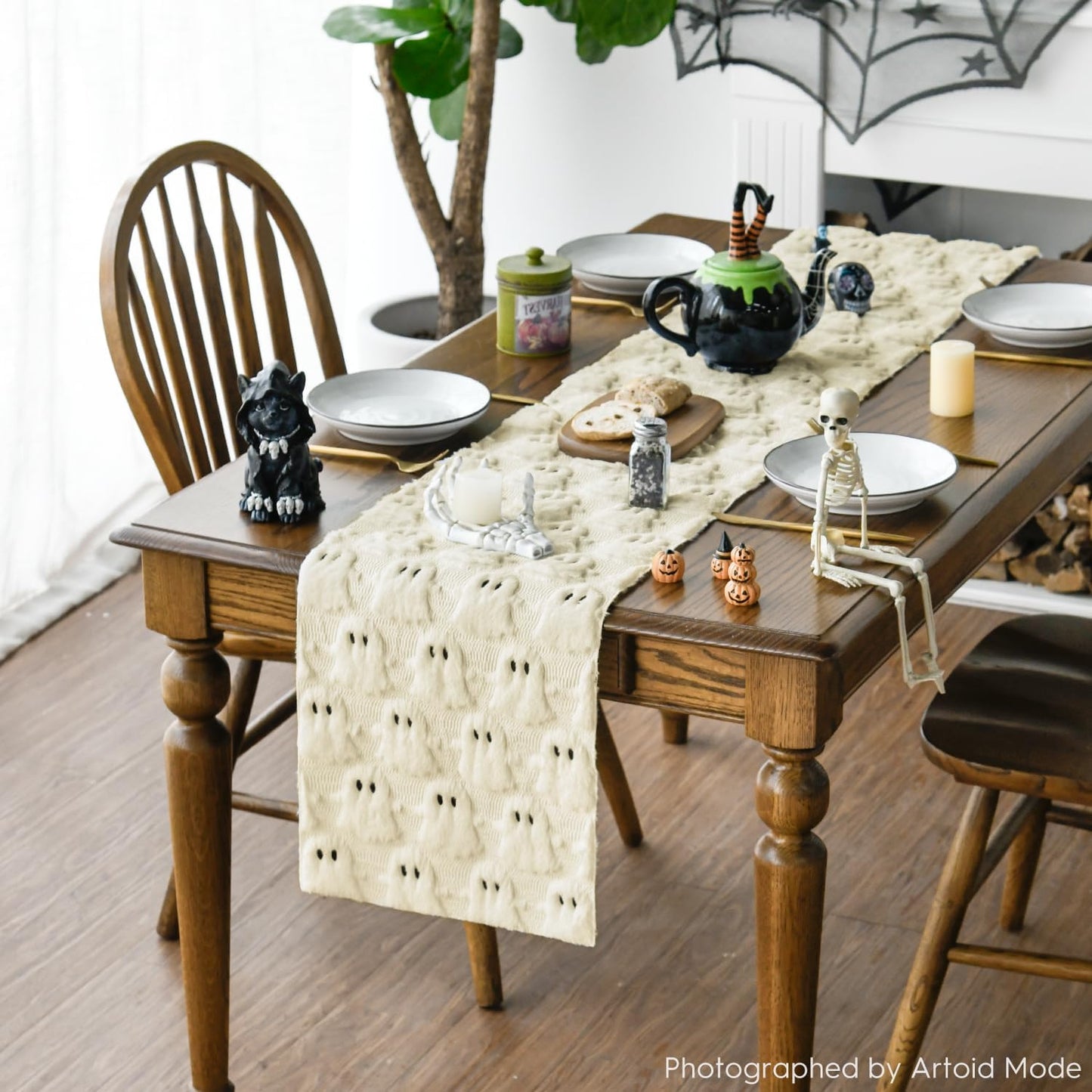 Halloween Soft Faux Fur Beige Ghost Table Runner Kitchen Dining Table Decoration for Home Party Decor