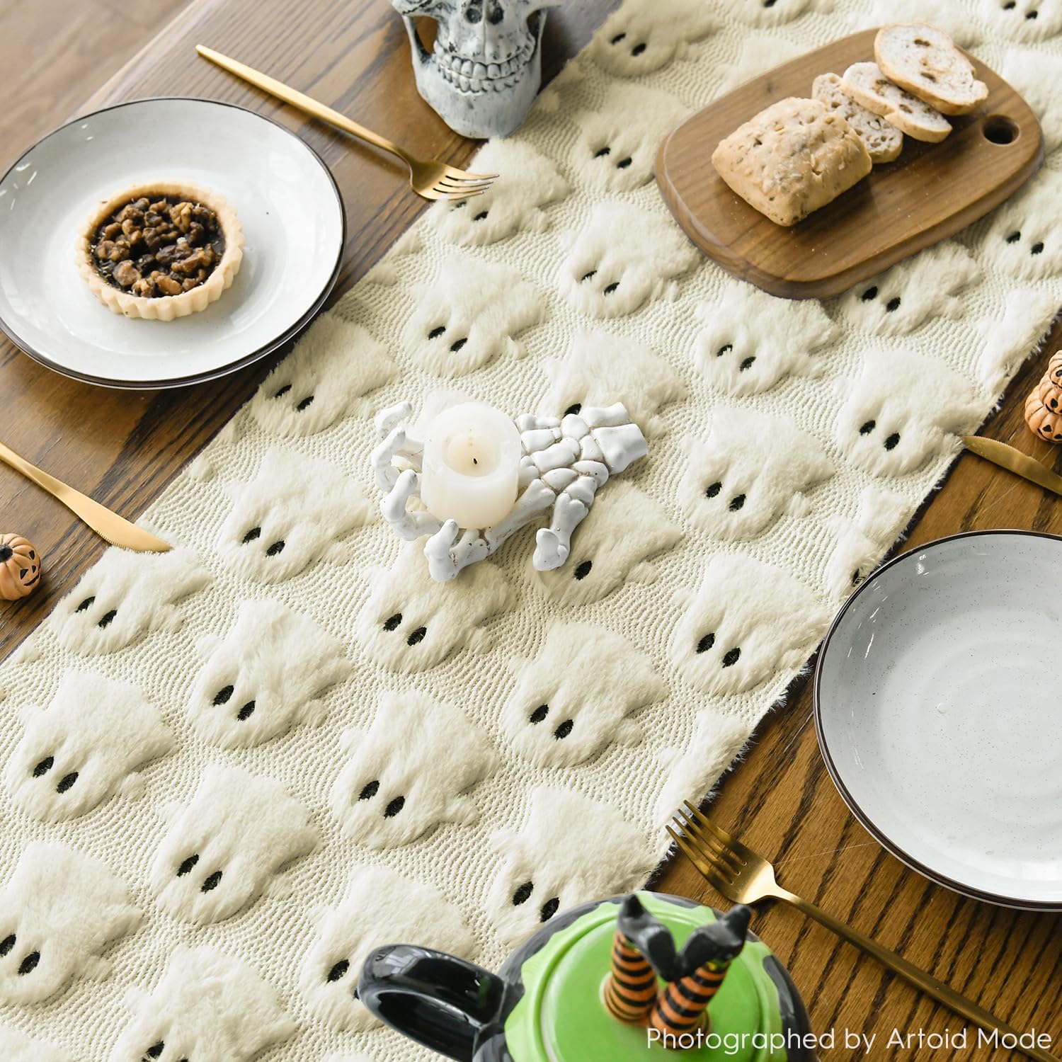 Halloween Soft Faux Fur Beige Ghost Table Runner Kitchen Dining Table Decoration for Home Party Decor